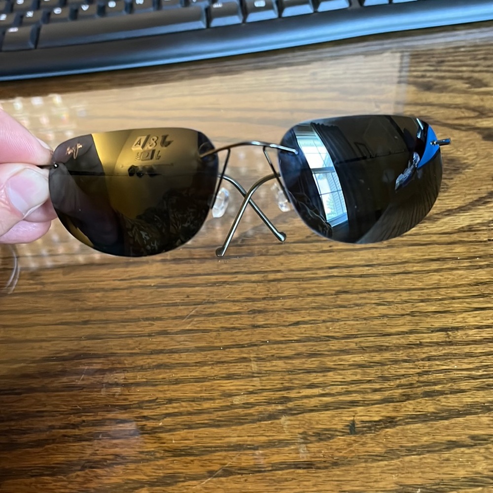 Maui Jim - Titanium frame